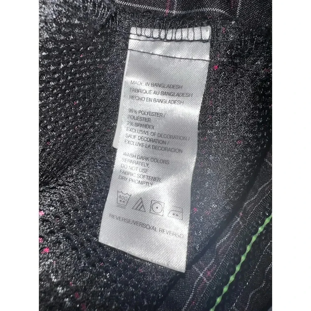 Izod Golf, 34,black‎ gray red plaid stripe Bermuda logo shorts